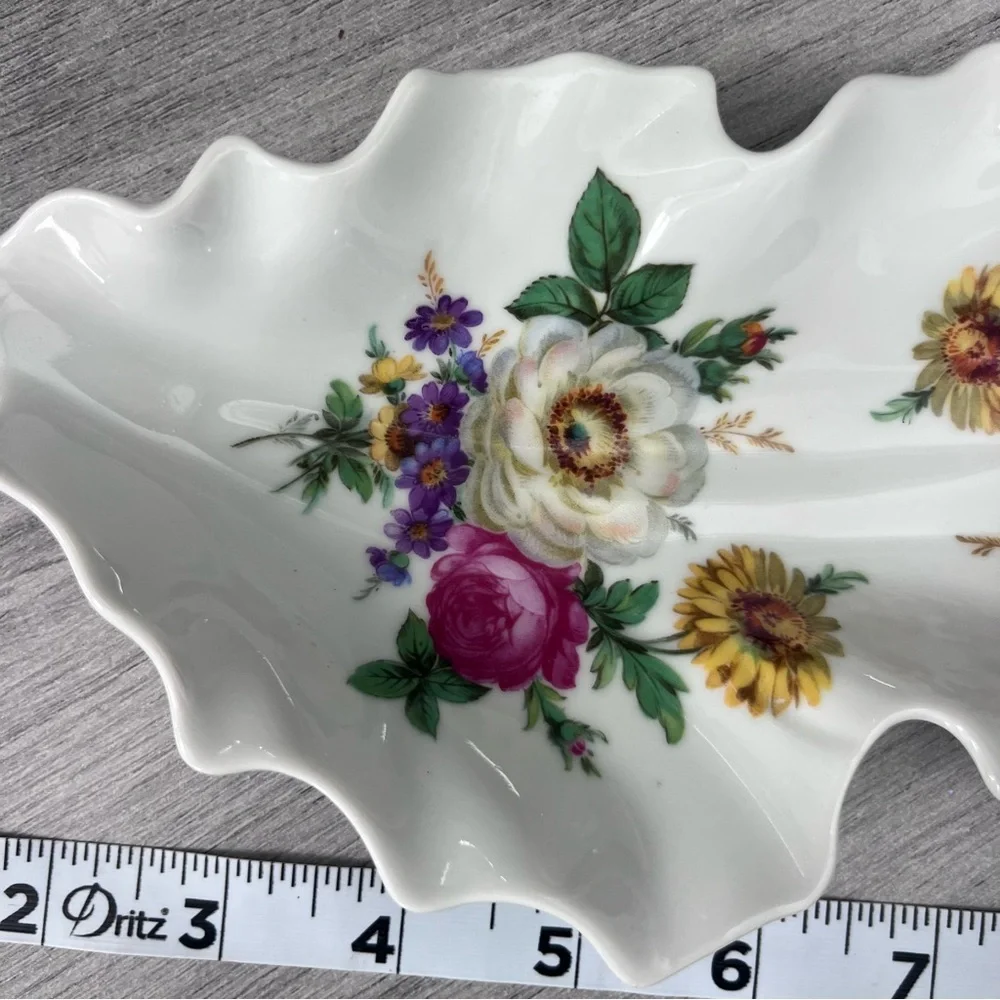 Floral Leaf-Shaped Decorative Dish